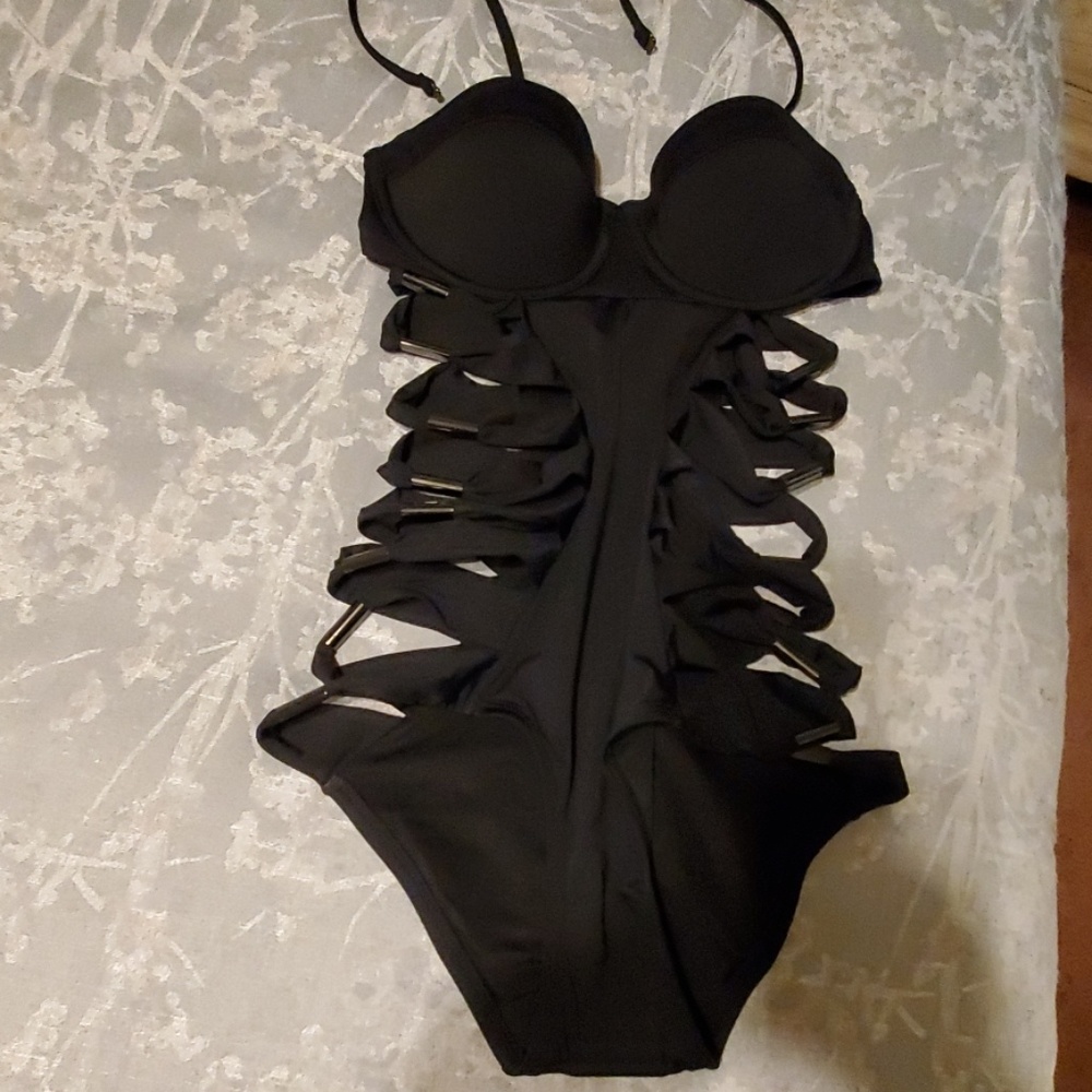 Swimsuit - Picture 2 of 6
